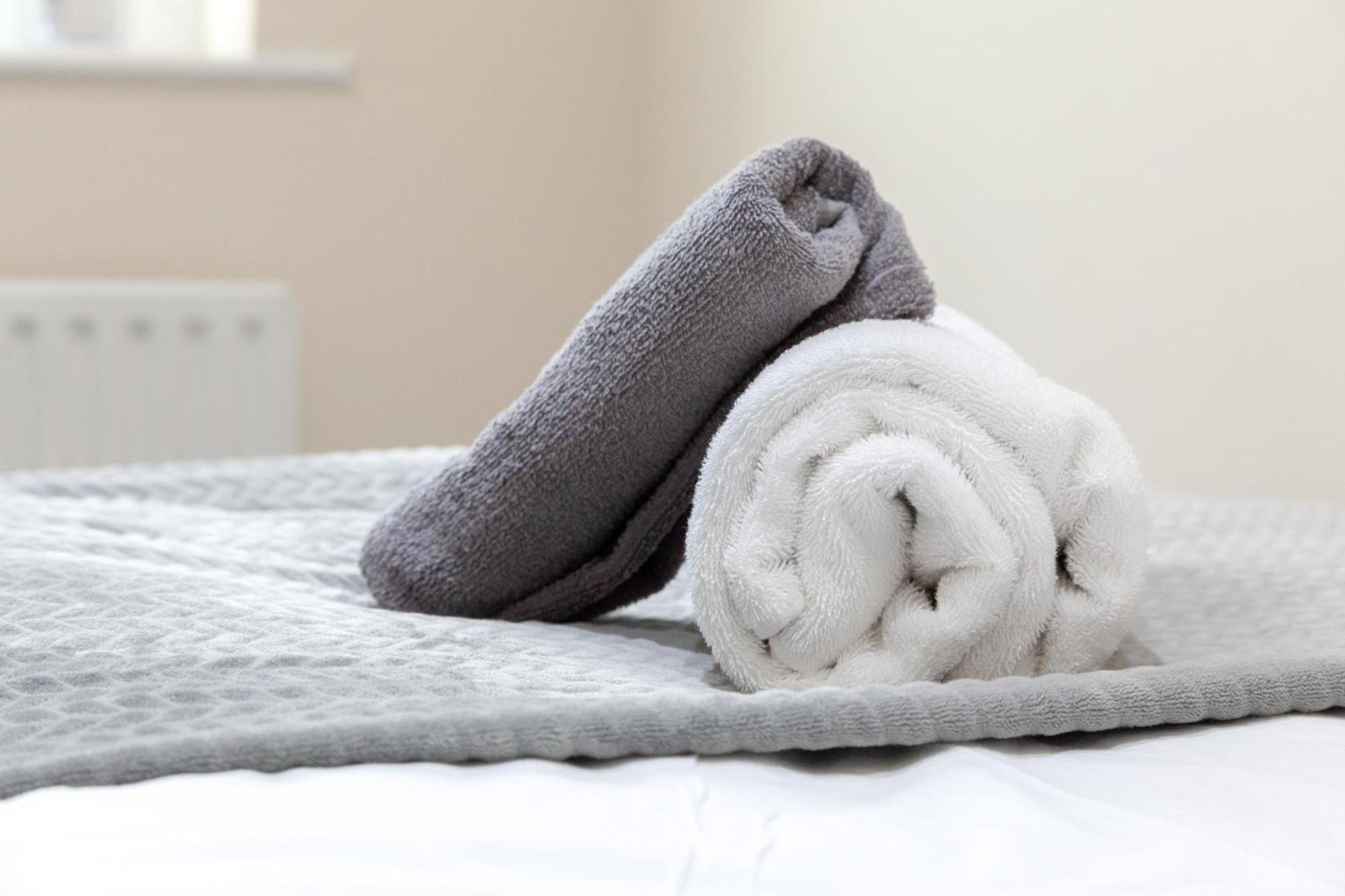 Pinfold Court Apartments Knowsley Luaran gambar