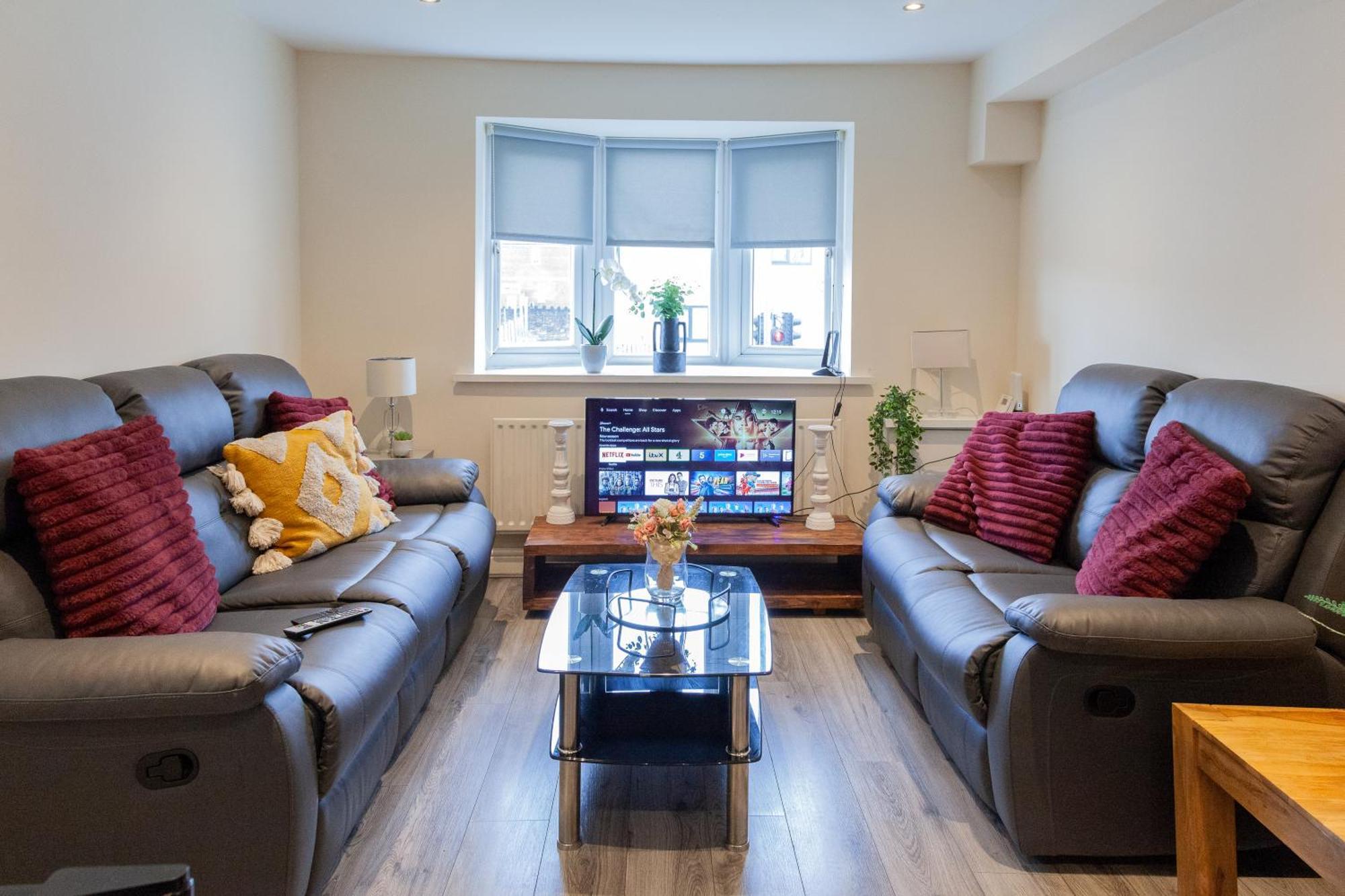 Pinfold Court Apartments Knowsley Luaran gambar