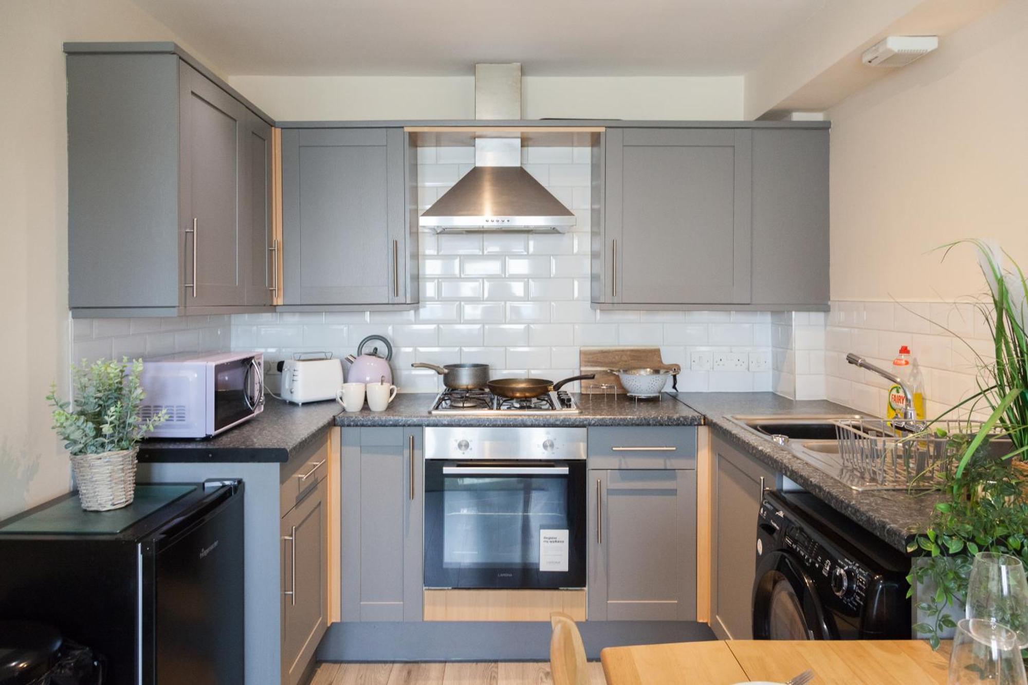 Pinfold Court Apartments Knowsley Luaran gambar
