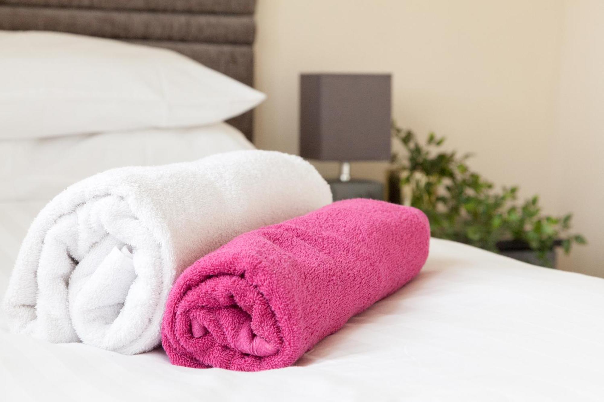 Pinfold Court Apartments Knowsley Luaran gambar