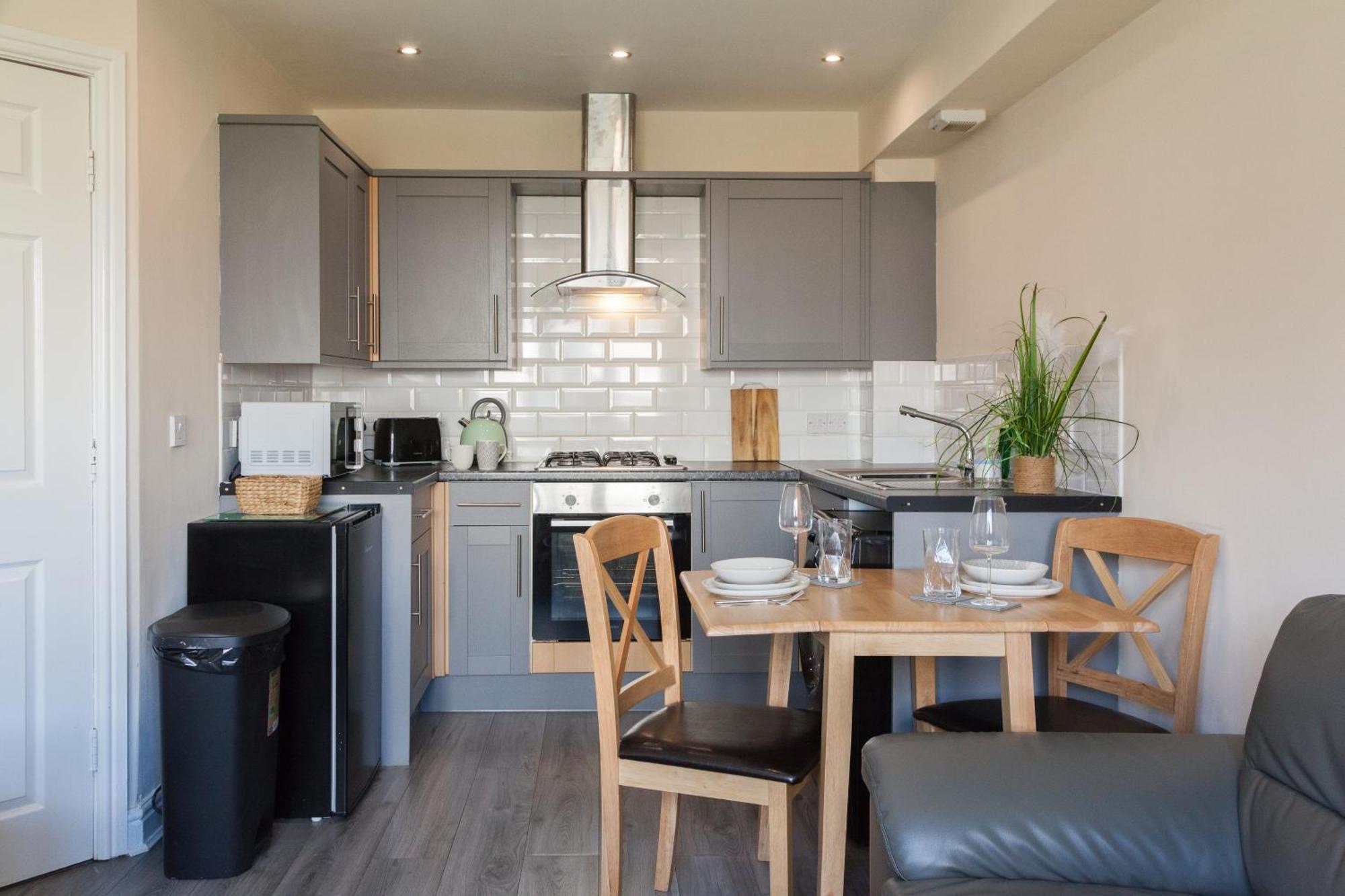 Pinfold Court Apartments Knowsley Luaran gambar