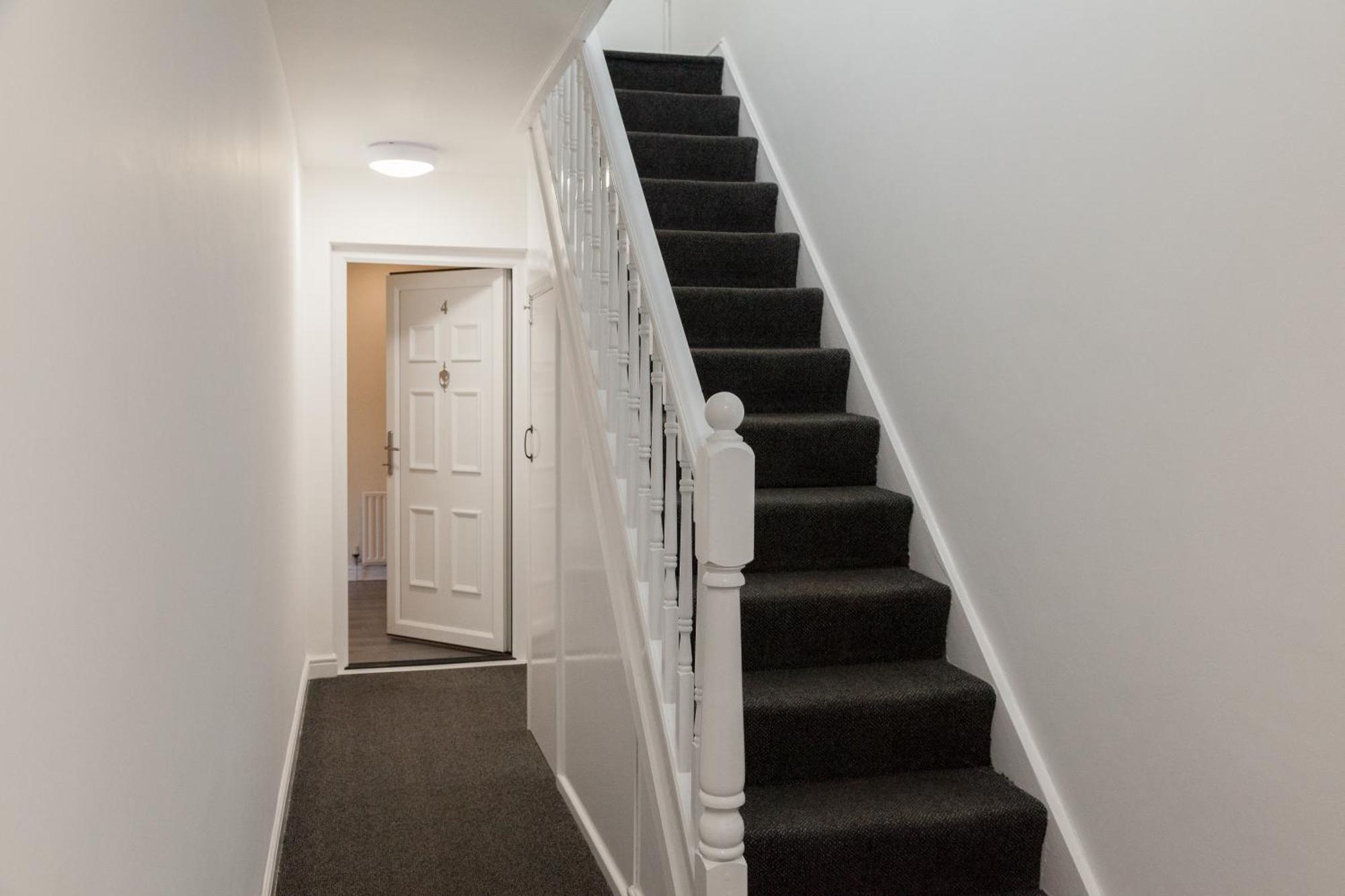 Pinfold Court Apartments Knowsley Luaran gambar