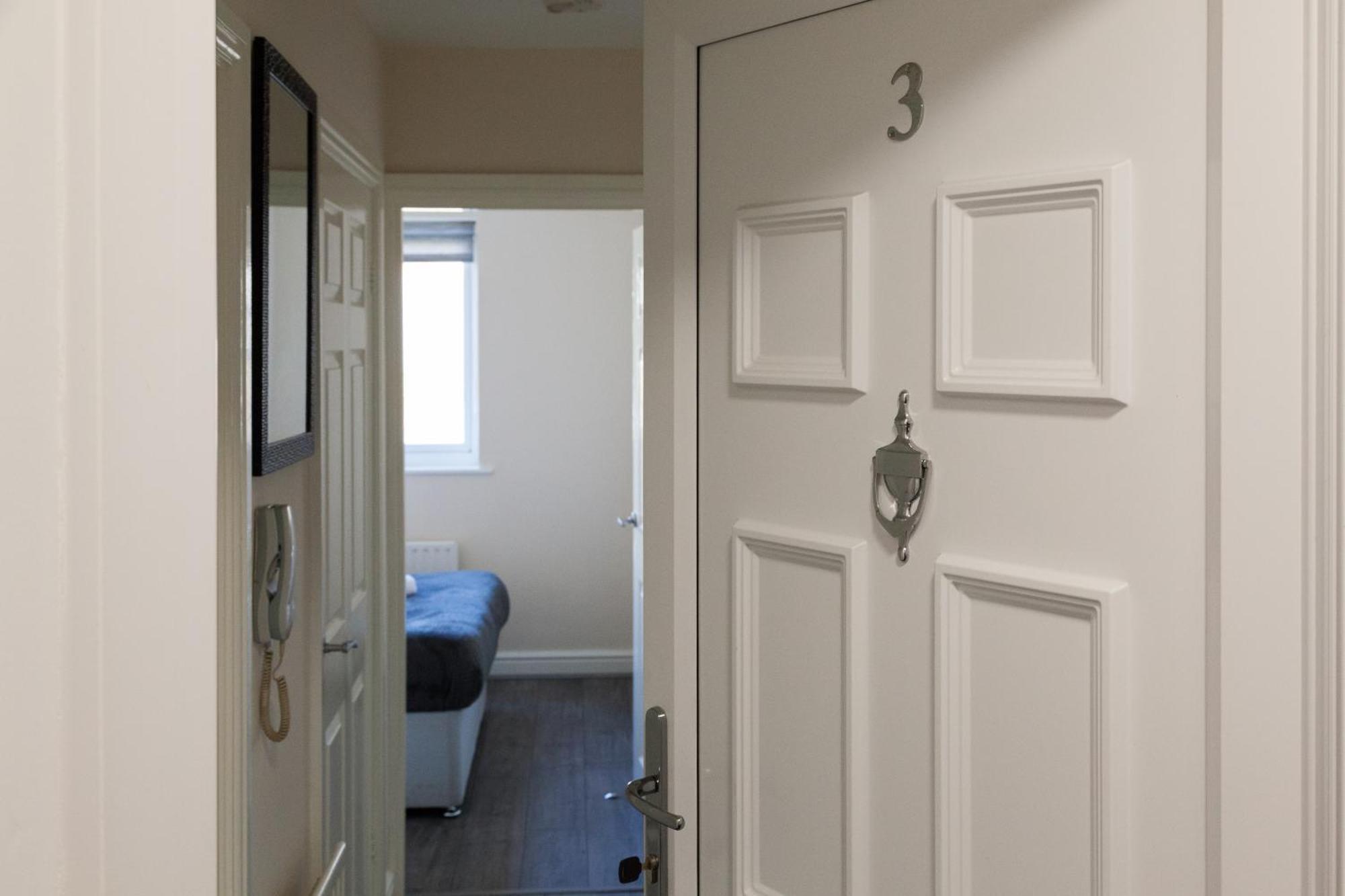 Pinfold Court Apartments Knowsley Luaran gambar