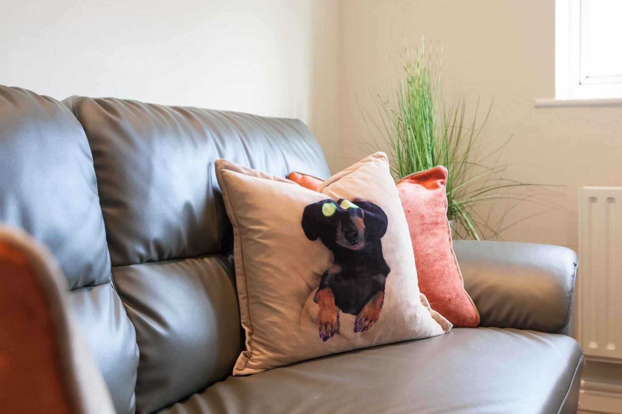 Pinfold Court Apartments Knowsley Luaran gambar