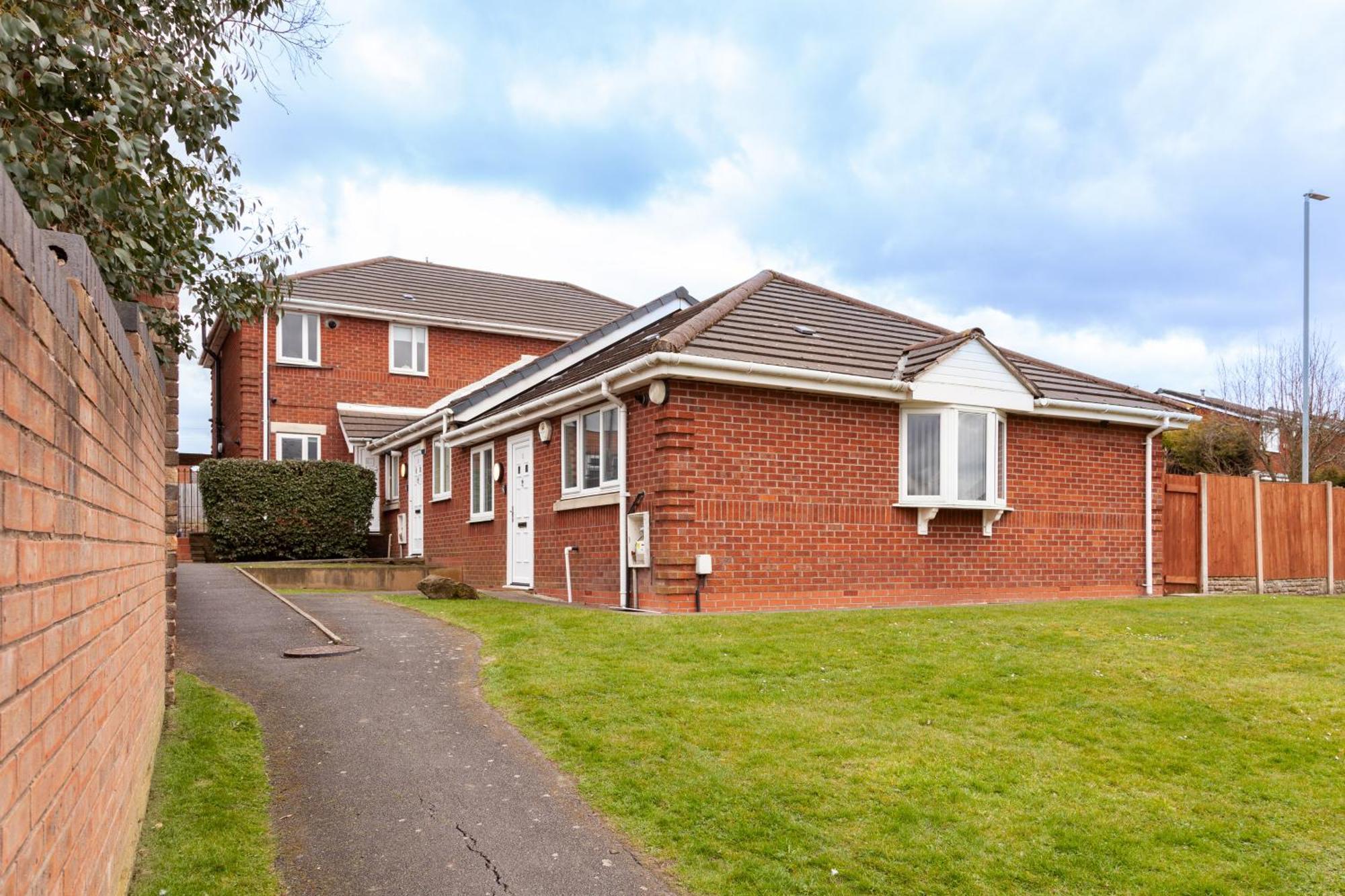 Pinfold Court Apartments Knowsley Luaran gambar